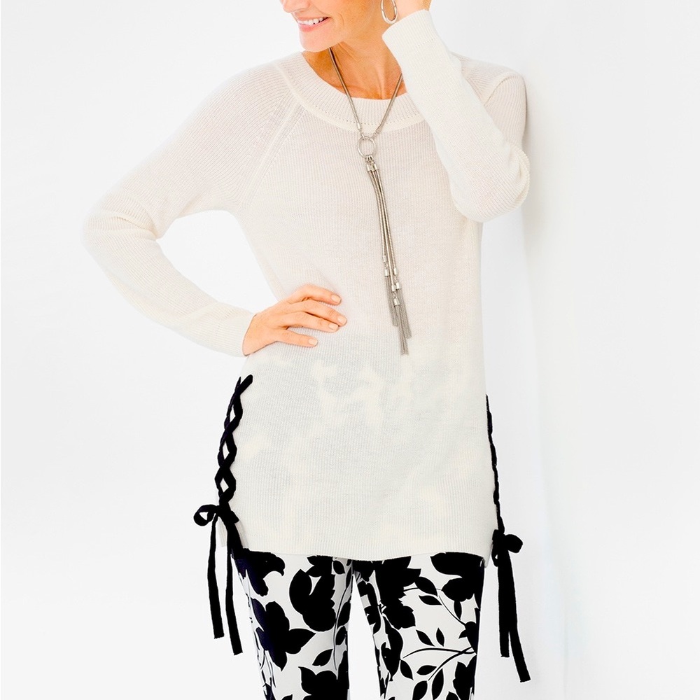 Chico's Off-White/Cream with Black Side Lace-Up Pullover Sweater in Small/4
